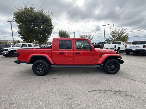 New 2025 Jeep Gladiator Sport image 10