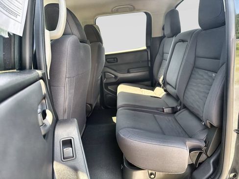 Used 2022 Nissan Frontier S w/ Technology Package AWD/4WD image 28