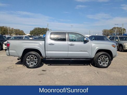 Used 2019 Toyota Tacoma Limited image 3