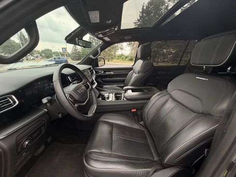Used 2024 Jeep Grand Wagoneer Series II Obsidian w/ Quick Order Packagew 28T AWD/4WD image 19