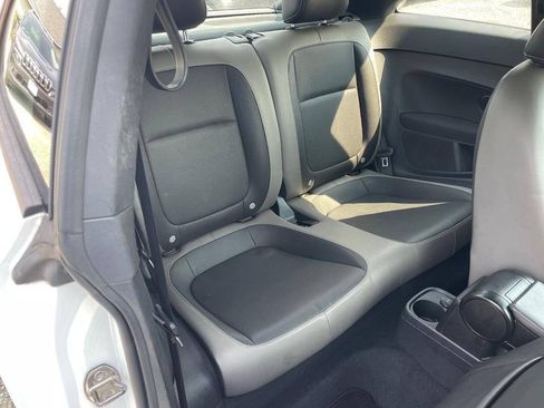 Used 2015 Volkswagen Beetle 1.8T Classic FWD image 15