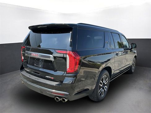 Used 2022 GMC Yukon XL AT4 w/ AT4 Premium Plus Package image 6