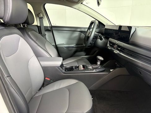 New 2026 Kia K4 EX image 13