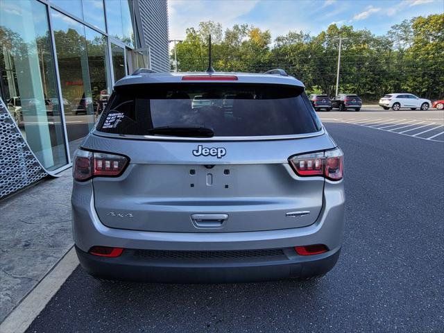 Used 2020 Jeep Compass Latitude w/ Cold Weather Group AWD/4WD image 6