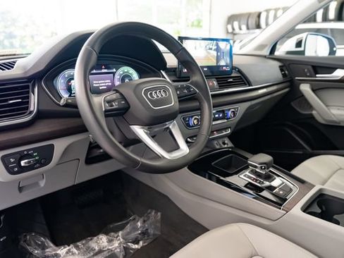 Used 2023 Audi Q5 2.0T Premium Plus w/ Premium Plus Package AWD/4WD image 25