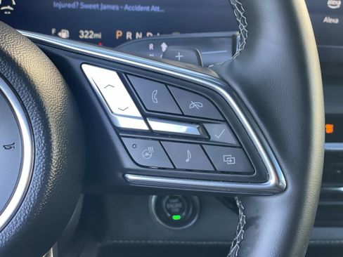 Used 2025 Buick Enclave Preferred image 12