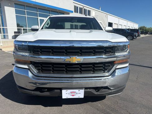 Used 2018 Chevrolet Silverado 1500 LT w/ Trailering Package AWD/4WD image 2