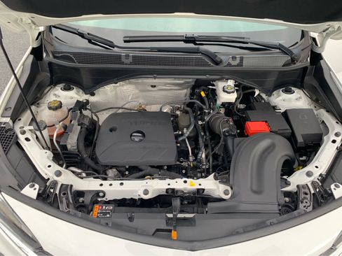 Used 2022 Buick Encore GX Essence image 9