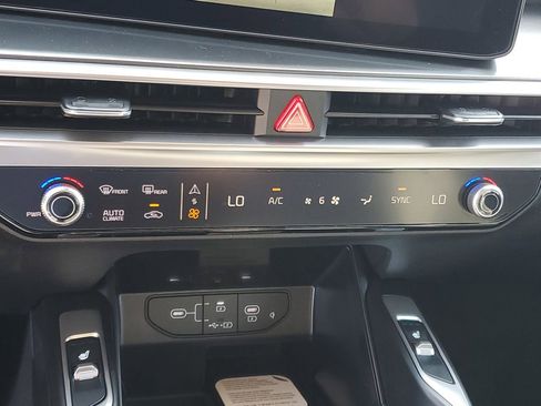 New 2026 Kia Sorento S image 18