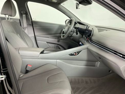 Used 2025 Hyundai Elantra SEL image 20