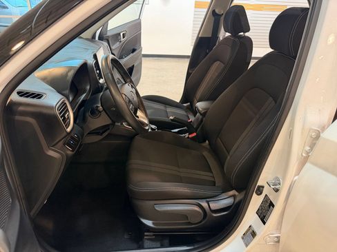 Used 2026 Hyundai Venue SEL FWD image 25