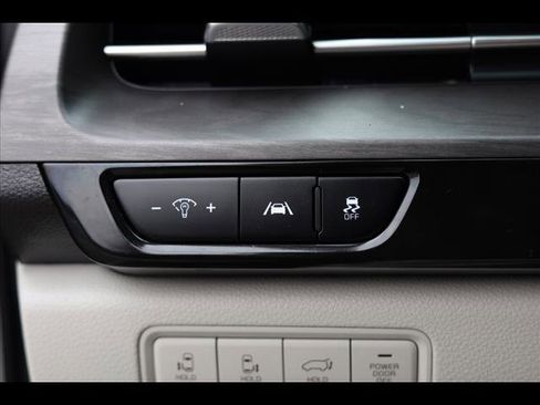 Used 2024 Kia Carnival SX image 10