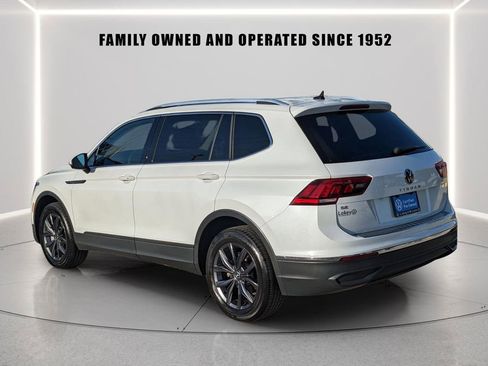 Certified 2023 Volkswagen Tiguan SE w/ Panoramic Sunroof Package image 4