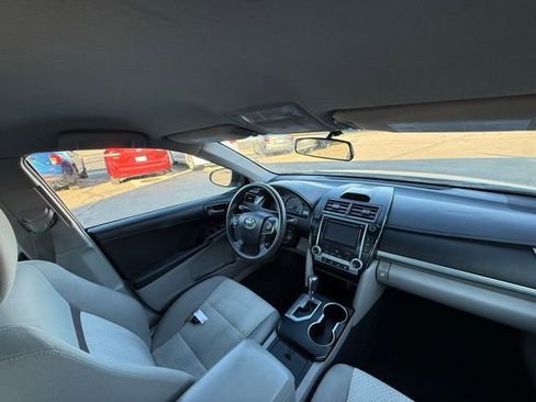 Used 2012 Toyota Camry LE image 21