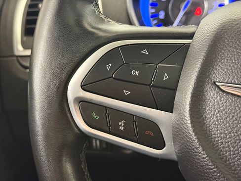 Used 2019 Chrysler 300 Limited image 16