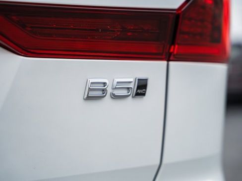 New 2026 Volvo XC60 B5 Plus w/ Protection Package Premier image 8