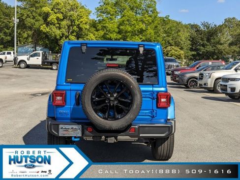 Used 2022 Jeep Wrangler Unlimited Sahara image 7