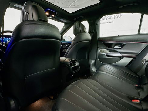 Used 2024 Mercedes-Benz E 350 4MATIC Sedan w/ Airmatic Package image 23