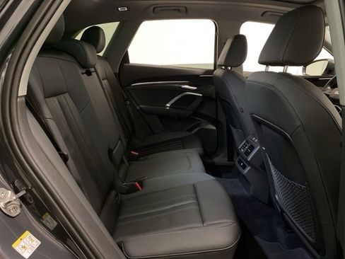 Used 2025 Audi Q5 Premium w/ Convenience Package image 76