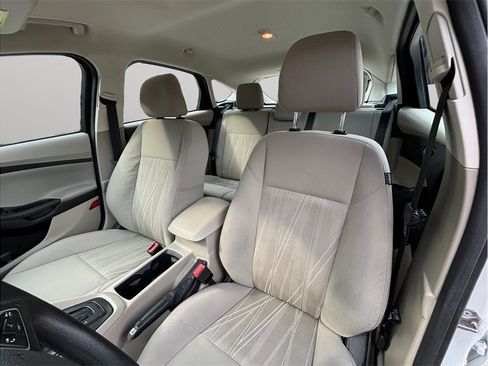 Used 2015 Ford Focus SE FWD image 14