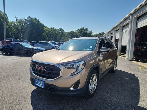 Used 2018 GMC Terrain SLE w/ Driver Convenience Package FWD image 1
