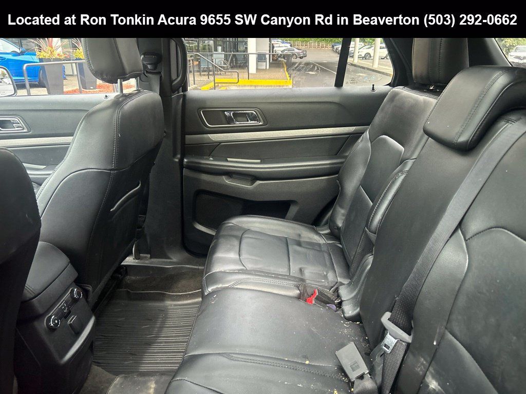 Used 2018 Ford Explorer XLT w/ Equipment Group 202A AWD/4WD image 9