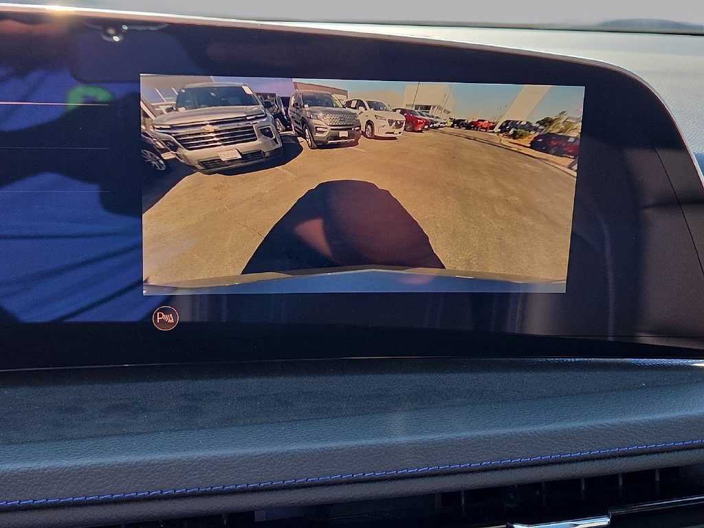 Used 2025 Cadillac XT4 Sport w/ LPO, Floor Liner Package FWD image 17