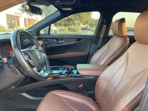 Used 2023 Lincoln Nautilus Reserve w/ Luxury Package AWD/4WD image 8
