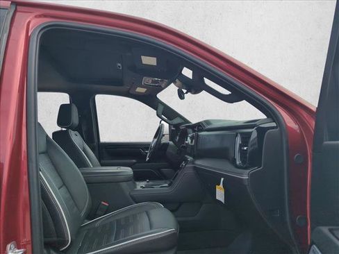 Used 2025 GMC Sierra 2500 AT4X image 18
