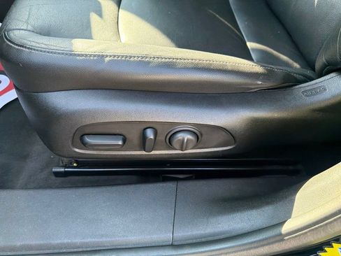 Used 2017 Chevrolet Malibu LT w/ Leather Package FWD image 17