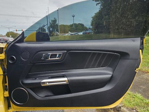Used 2015 Ford Mustang GT Premium RWD image 17