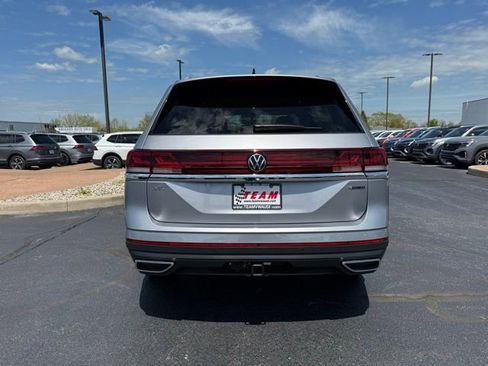 New 2025 Volkswagen Atlas SEL image 4