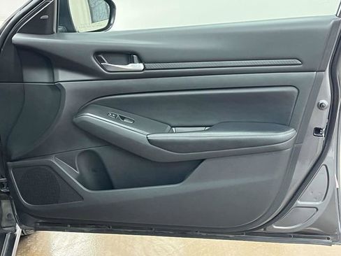 Used 2024 Nissan Altima 2.5 SV FWD image 26