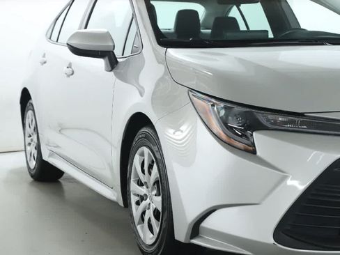 Used 2023 Toyota Corolla LE FWD image 8
