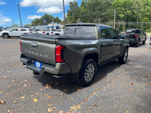 Used 2024 Toyota Tacoma Limited w/ Limited Package (LT) AWD/4WD image 7