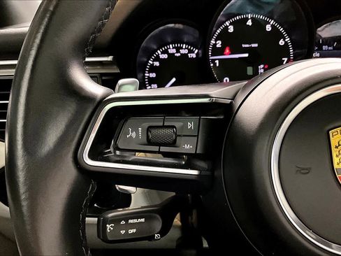 Used 2022 Porsche Macan w/ Premium Package Plus image 24