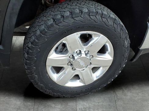 Used 2020 Chevrolet Silverado 2500 LTZ w/ LTZ Texas Edition image 8