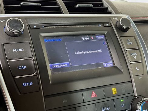 Used 2017 Toyota Camry SE image 16