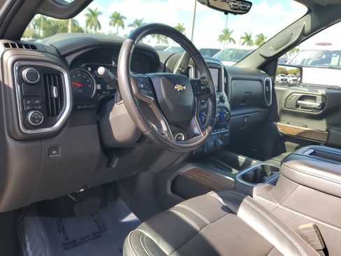 Used 2019 Chevrolet Silverado 1500 High Country w/ Technology Package image 9