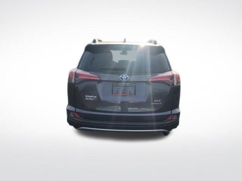 Used 2018 Toyota RAV4 AWD Hybrid image 6