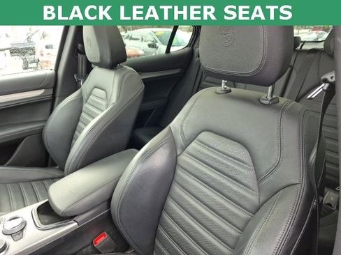 Used 2024 Alfa Romeo Stelvio Veloce image 2