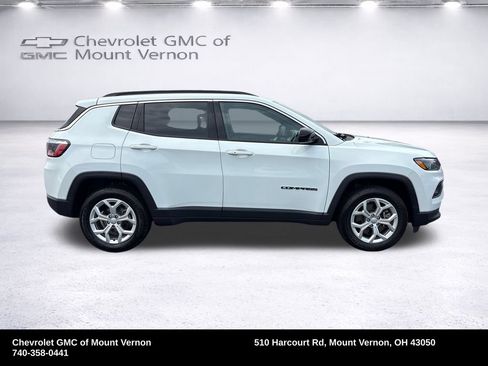 Used 2024 Jeep Compass Latitude AWD/4WD image 7