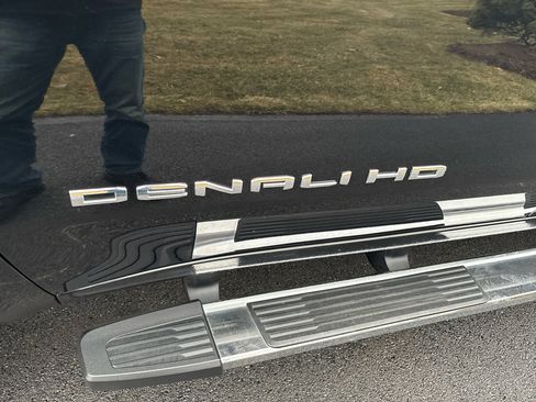 Used 2020 GMC Sierra 3500 Denali w/ Denali Ultimate Package image 24