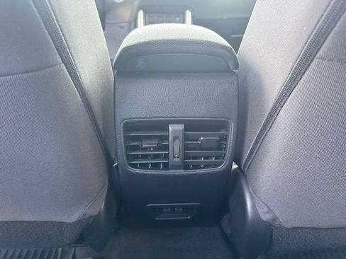 Used 2023 Toyota Corolla Cross LE FWD image 12