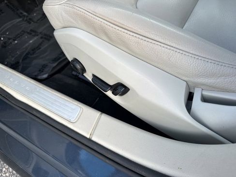 Used 2019 Volvo S60 T6 Momentum w/ Multimedia Package image 11