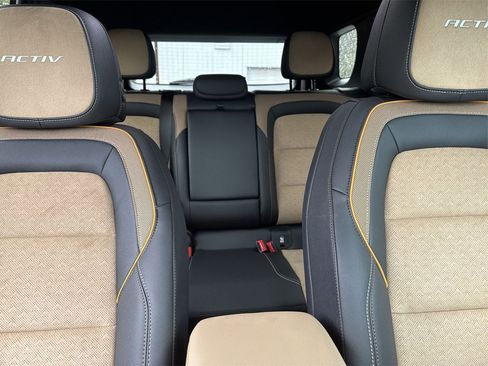 New 2025 Chevrolet Equinox ACTIV w/ Safety and Technology Package image 32