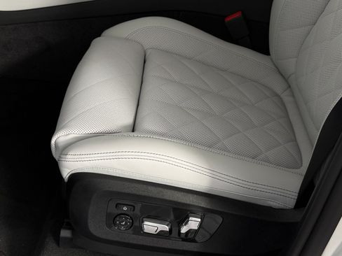 New 2026 BMW X5 sDrive40i w/ M Sport Package RWD image 13