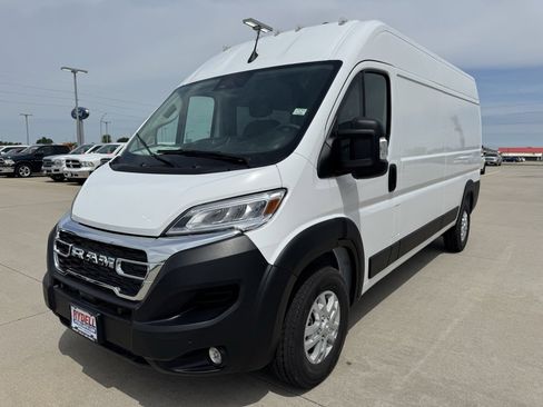 New 2025 RAM ProMaster 3500 w/ Quick Order Package 22G SLT image 15