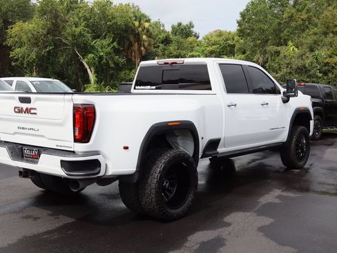 Used 2022 GMC Sierra 3500 Denali AWD/4WD image 9