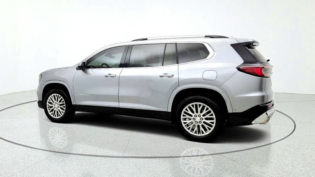 Used 2025 GMC Acadia Denali w/ Super Cruise Package FWD image 7
